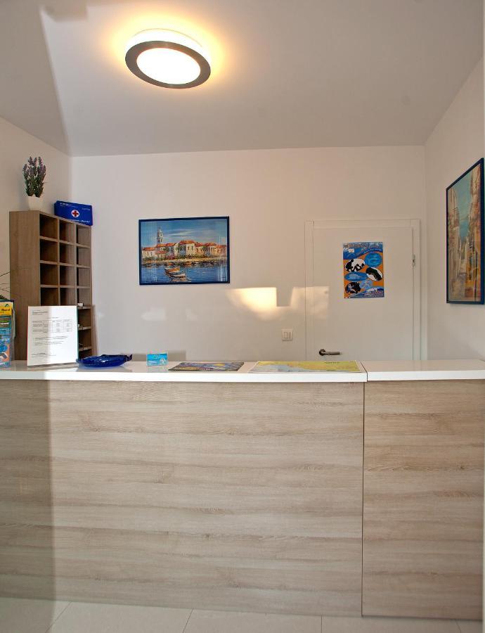 Apartments Maslina II Njivice Eksteriør billede