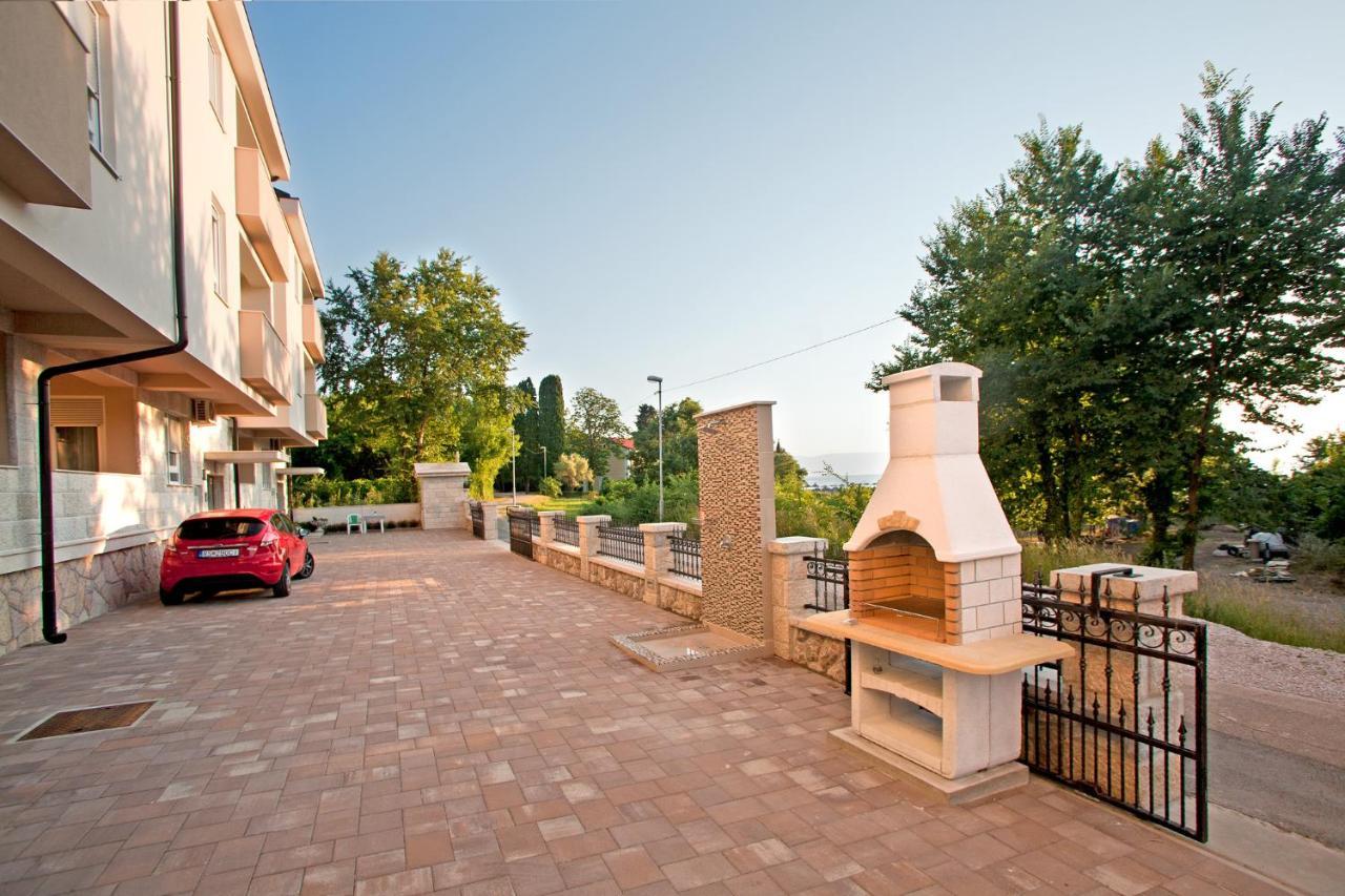 Apartments Maslina II Njivice Eksteriør billede