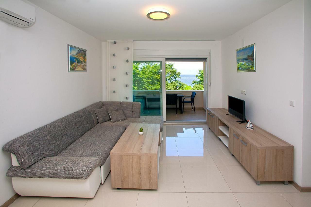 Apartments Maslina II Njivice Eksteriør billede