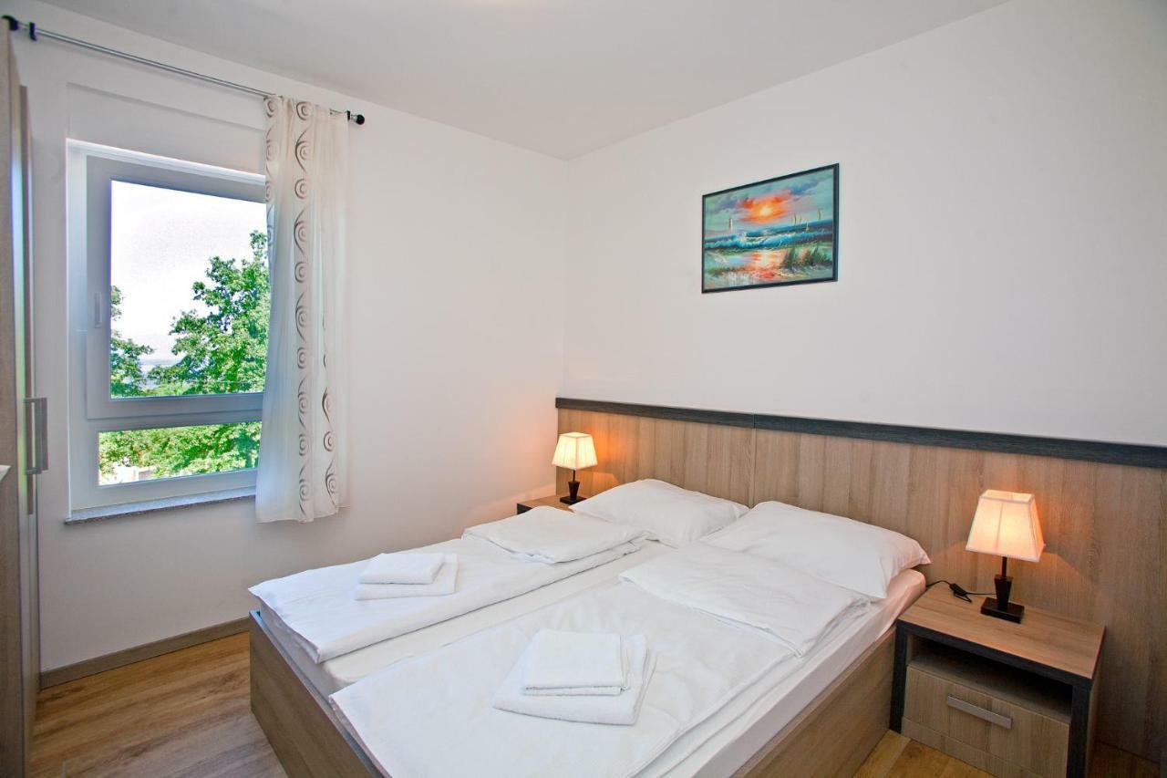 Apartments Maslina II Njivice Eksteriør billede