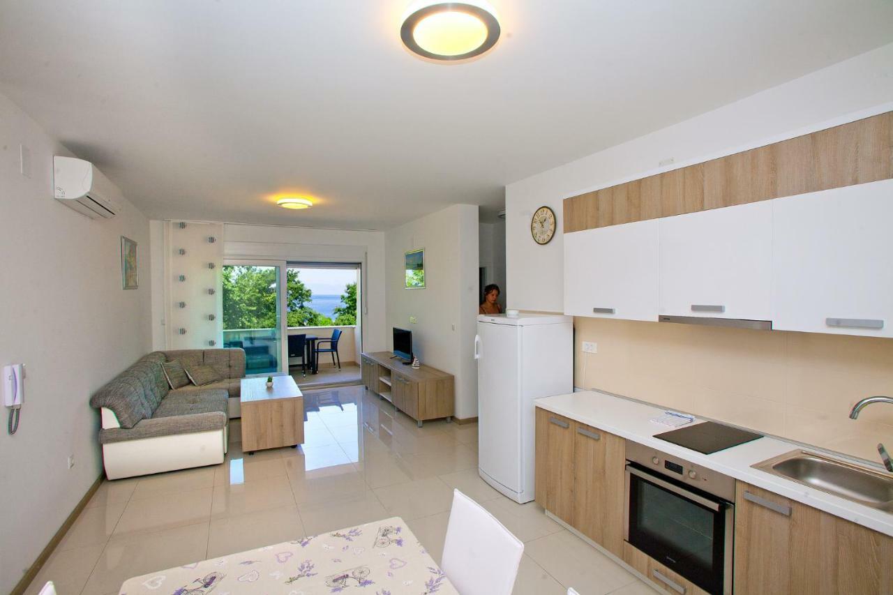 Apartments Maslina II Njivice Eksteriør billede