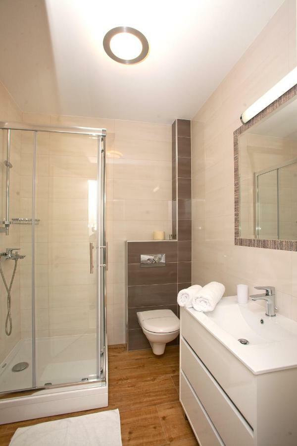 Apartments Maslina II Njivice Eksteriør billede