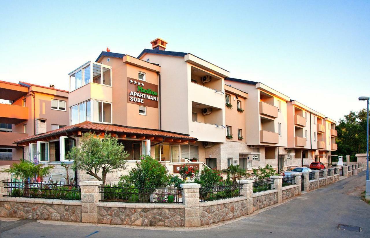 Apartments Maslina II Njivice Eksteriør billede