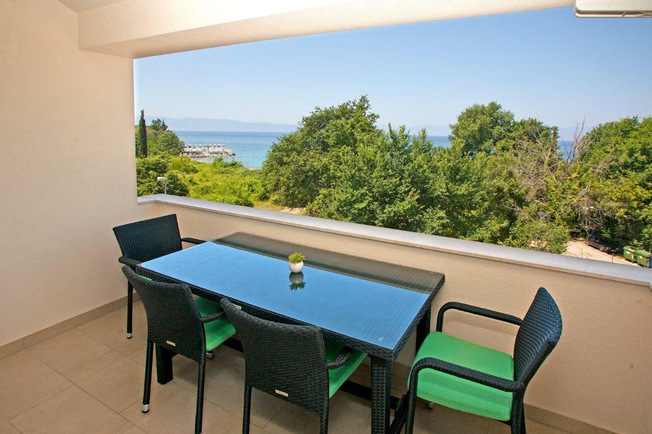 Apartments Maslina II Njivice Eksteriør billede