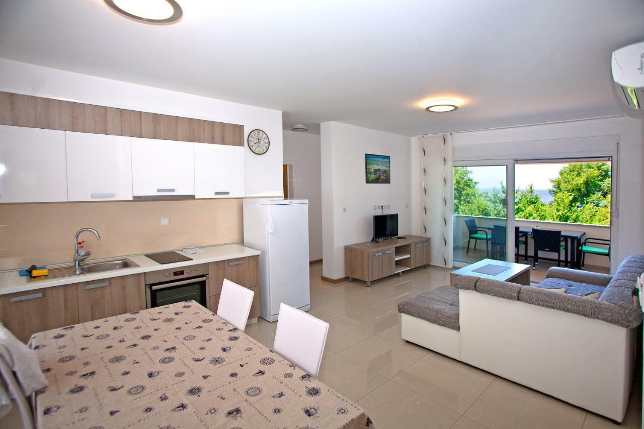 Apartments Maslina II Njivice Eksteriør billede