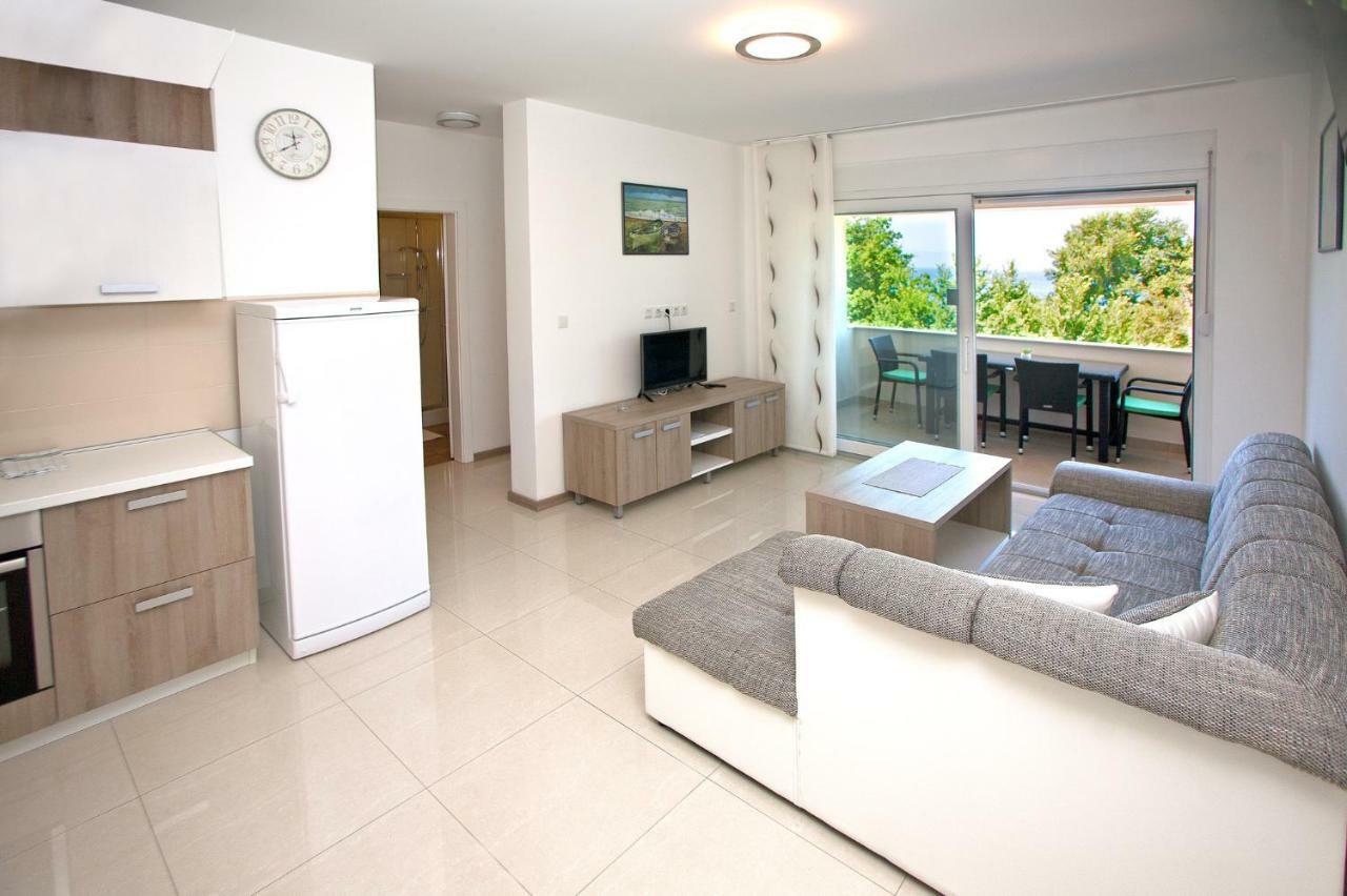 Apartments Maslina II Njivice Eksteriør billede