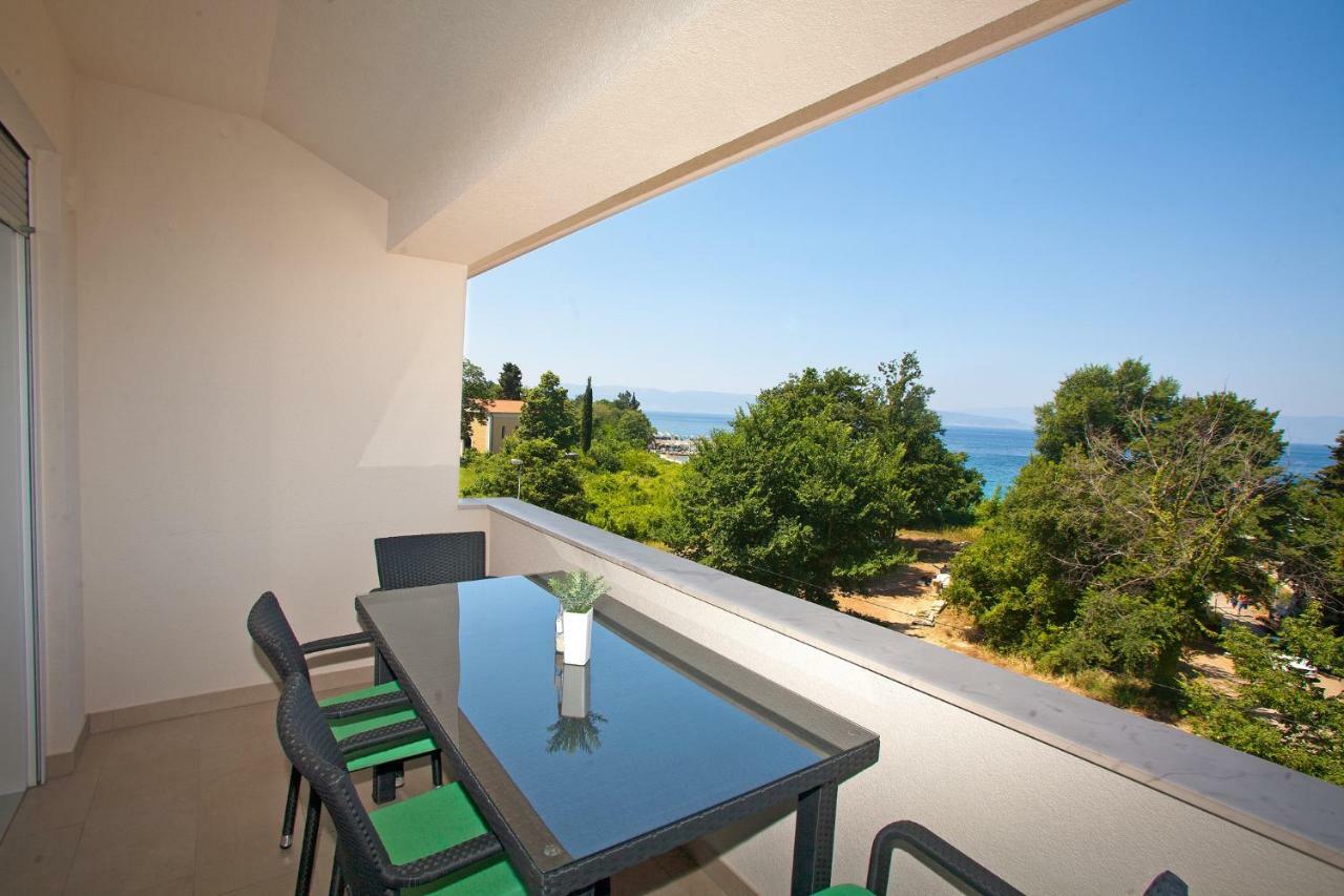 Apartments Maslina II Njivice Eksteriør billede